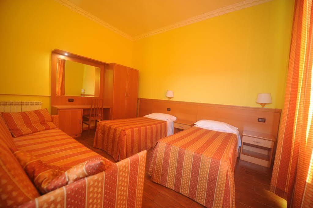 Hotel Lella Roma Exterior foto